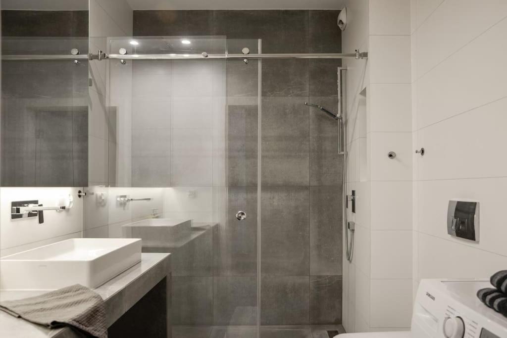 Platinum Jaglana Apartment - Wyspa Spichrzow Gdańsk Exterior foto